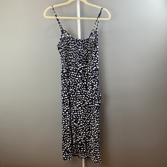 Light, airy button down summer dress - Picture 3 of 12